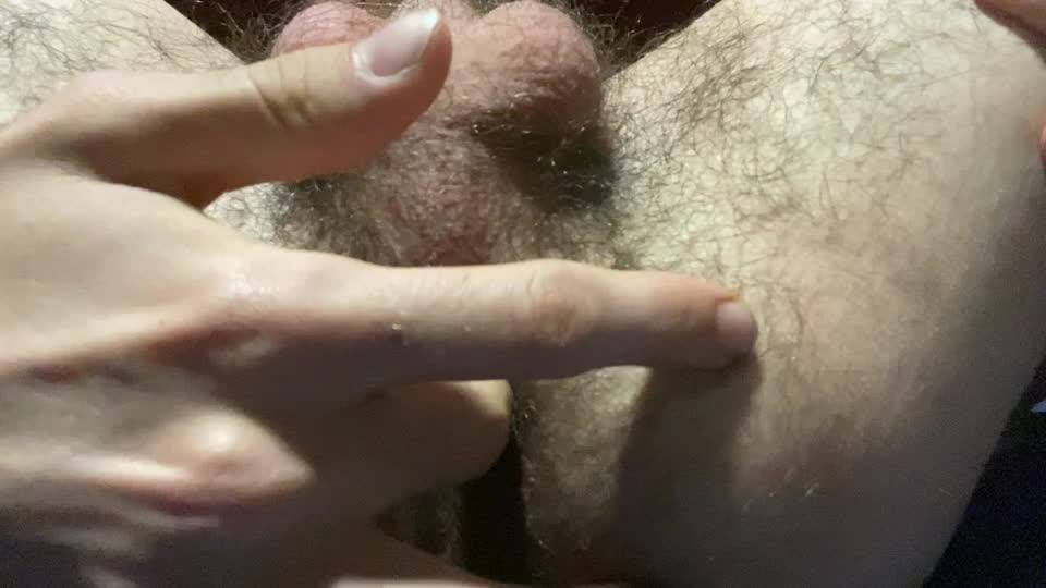 Hairy gay fingers his butt hole