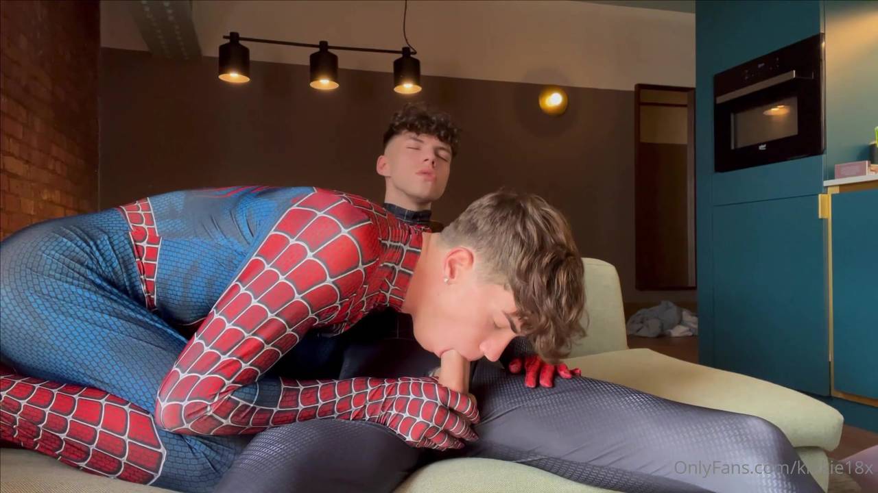 Hot flip-fucking with cosplay twinks