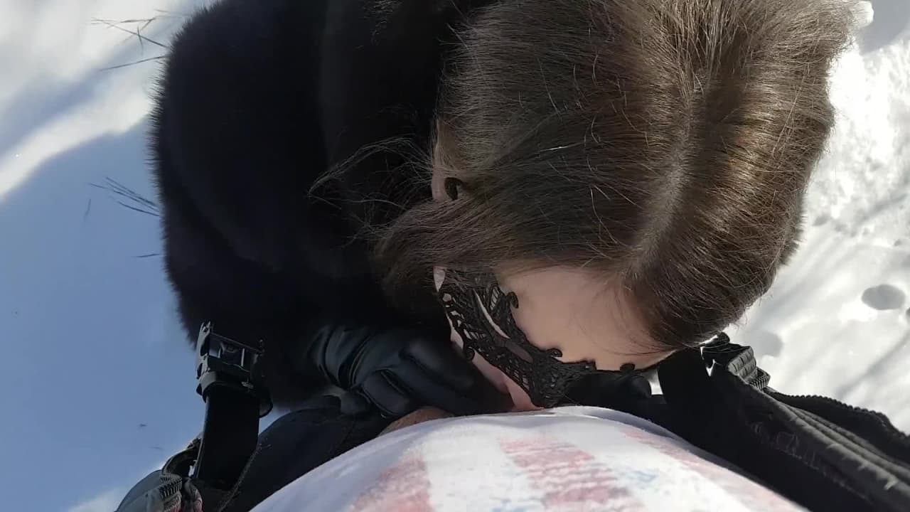 Cristall Gloss sucking dick in the snow for a facial