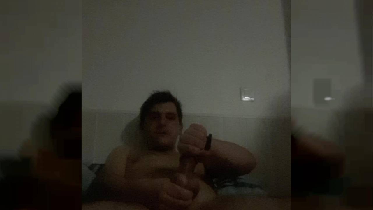 Little wank session for a French guy