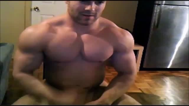 Straight body builder showing himself off