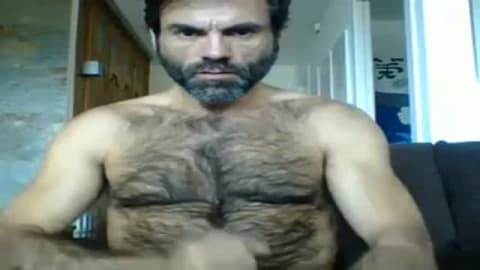 Hairy man is getting himself off on cam