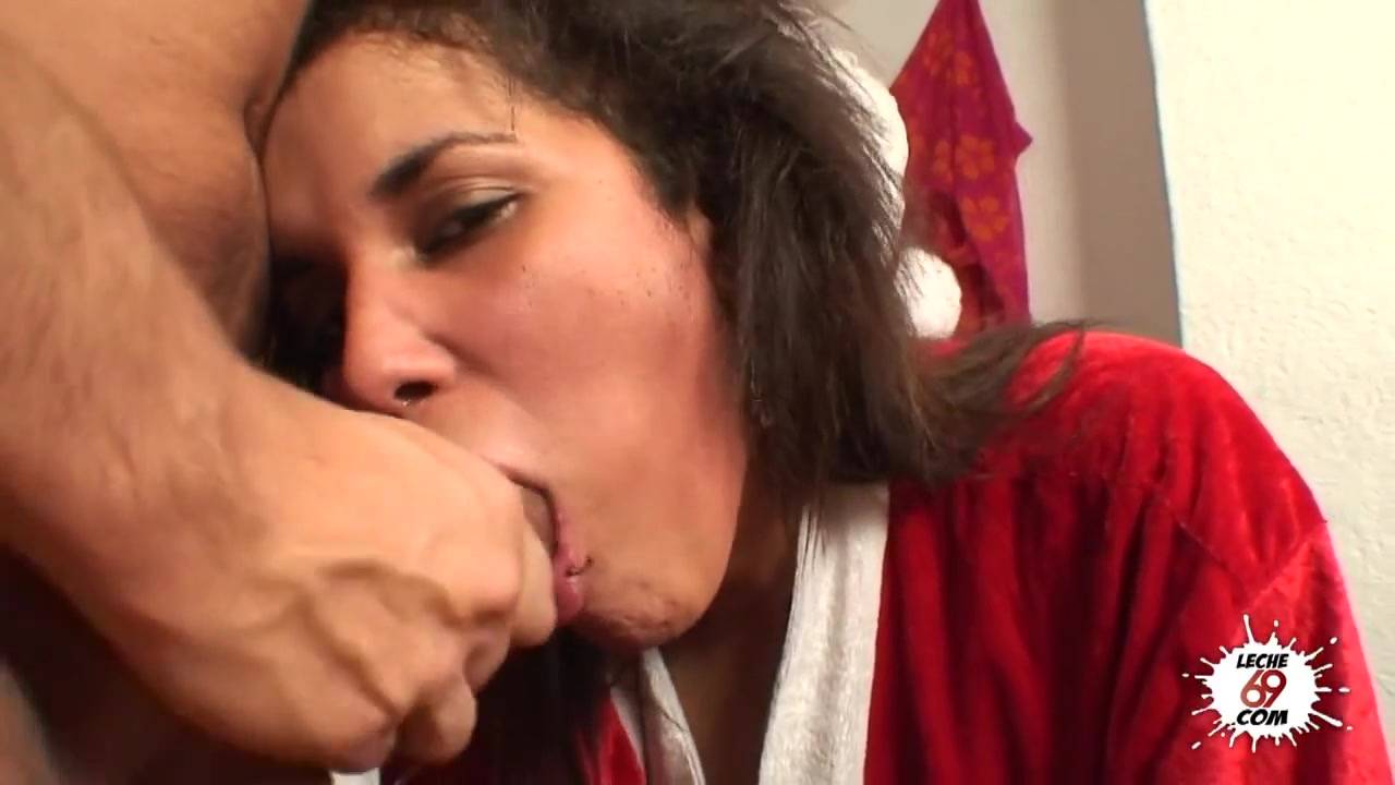 This milf gets a hard penis in her pussy