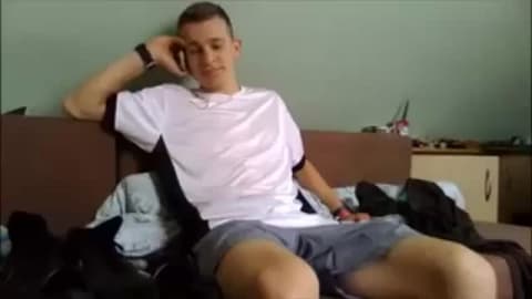 Gay guy jerking off at home for you